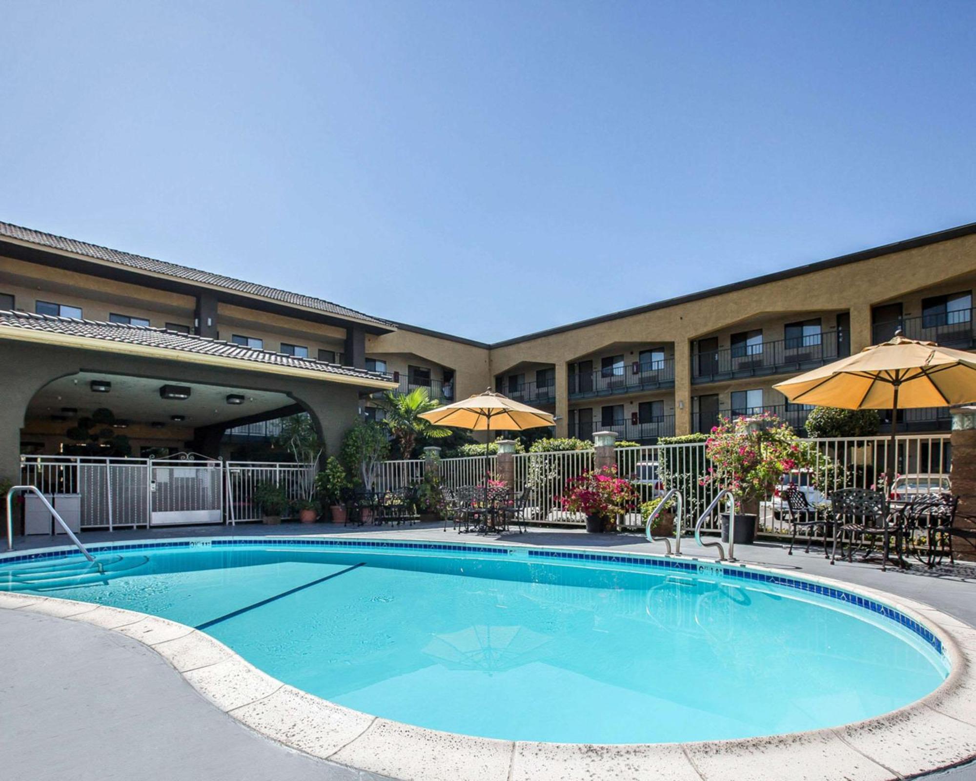 Quality Inn Ontario Airport Convention Center Exterior foto