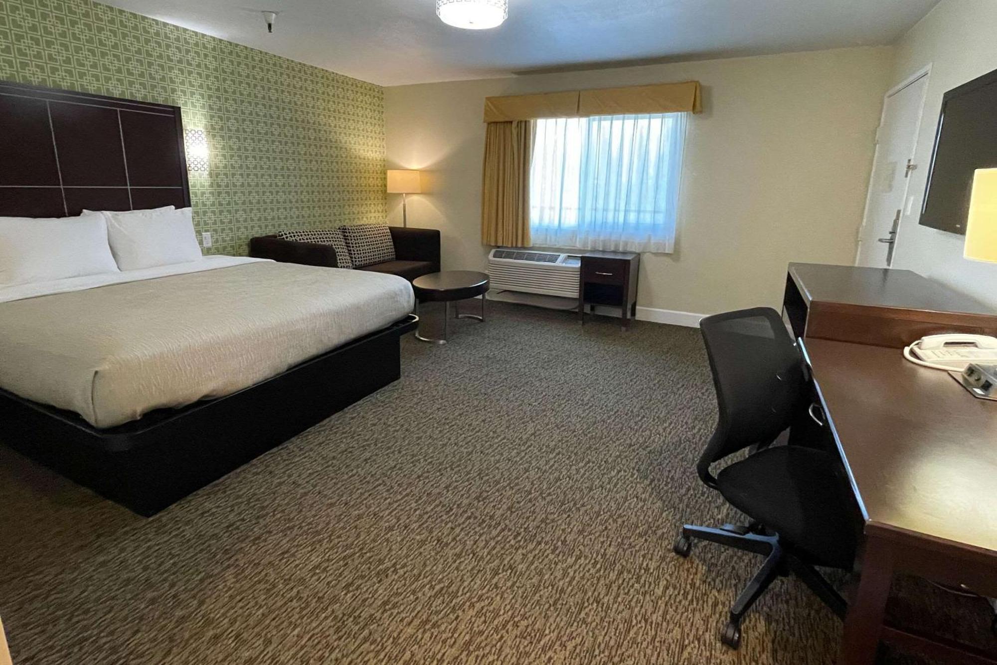 Quality Inn Ontario Airport Convention Center Exterior foto